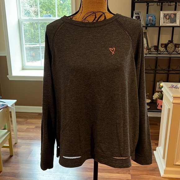 Victoria's Secret Tops - Victoria’s Secret size XL gray sweatshirt with wide open back